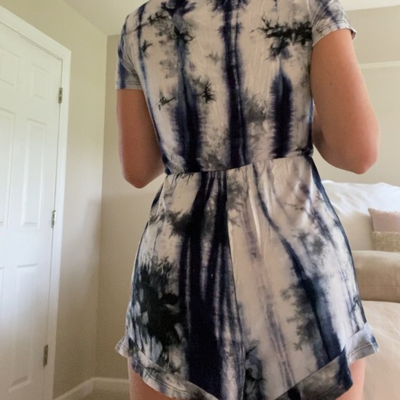 Blue and white tie-dye romper - Picture 2 of 3